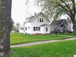 4102 6th St, Duluth, MN 55807-1514