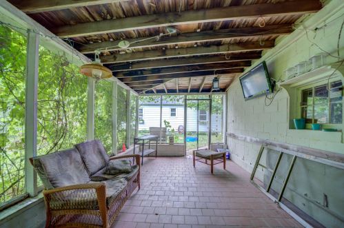 1205 Ml Ave, Meskegon MI 49445-3013 exterior