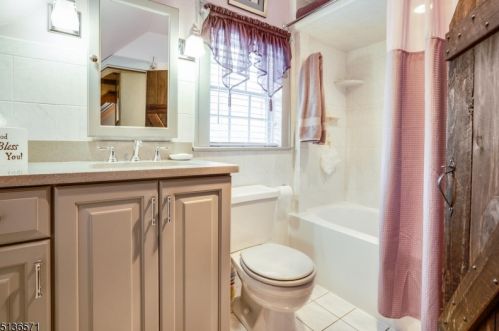 2065 Prospect Ave, Scotch Plains NJ 07076-1369 exterior