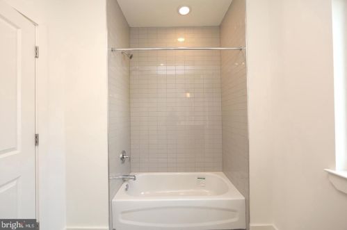 2665 Amber St, Philadelphia PA 19134-3835 exterior