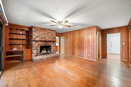 5820 Greenbrier Rd, Atlanta GA 30328-5215 exterior