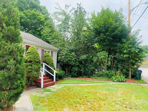 11 Audubon Ave, Providence, RI 02908-1001