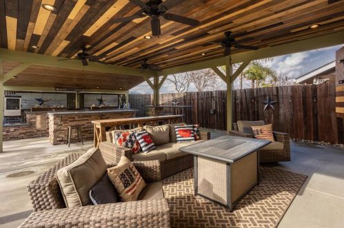 4005 Santa Maria Pl, Turlock CA 95382-8501 exterior