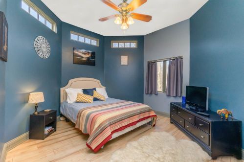 665 Shelby St, Gary IN 46403-2254 exterior