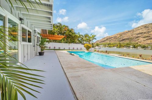 6847 Niumalu Loop, Honolulu HI 96825-1642 exterior