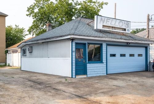 629 Front St, Woonsocket RI 02895-4351 exterior