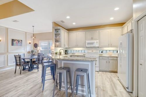 267 Glen Eagle Cir, Naples FL 34104-5715 exterior