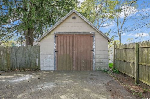 936 Harding St, Bohemia NY 11716-2102 exterior