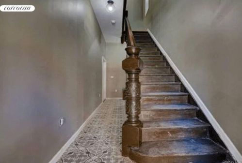 330 198 St, Bronx NY 10458-3156 exterior