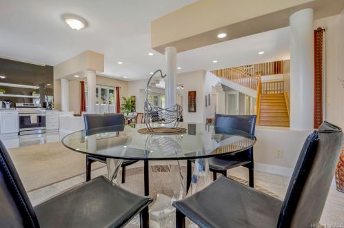 743 Ahukini St, Honolulu HI 96825-2426 exterior