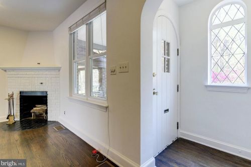 2101 Huidekoper Pl, Washington DC  20007-1823 exterior