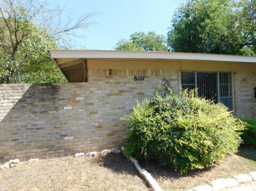 8101 Exmoor Dr, Austin, TX 78757-7722