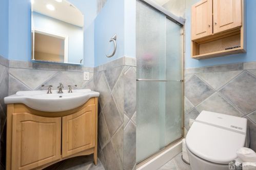 55 Oliver Ave, Edison NJ 08820-3122 exterior