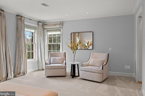 613 Royal St, Alexandria VA  22314-2031 exterior