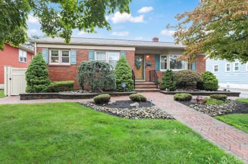 829 Evergreen Ct, New Brunswick, NJ 08902-2336