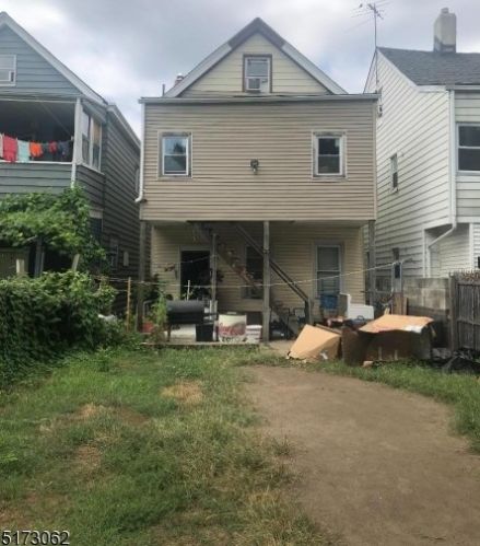 91 17th St, Paterson, NJ 07506-3711