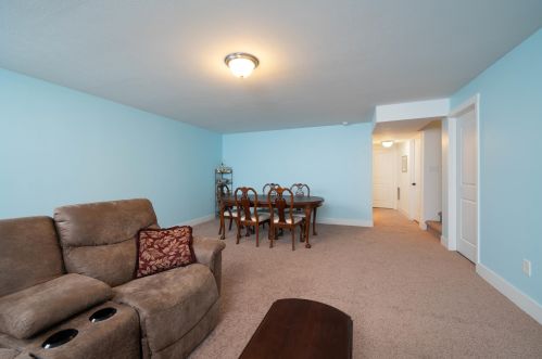 2626 Avalon Woods Dr, Kalamazoo MI 49024-7733 exterior