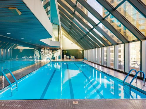 950 Michigan Ave, Chicago IL 60605-2201 exterior