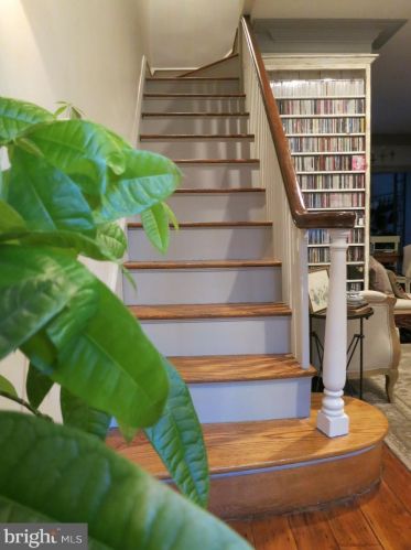 324 Camac St, Philadelphia PA 19140-4214 exterior