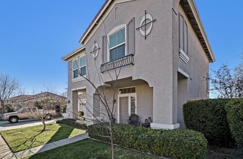 224 Marsalla Dr, Folsom CA 95630-7201 exterior
