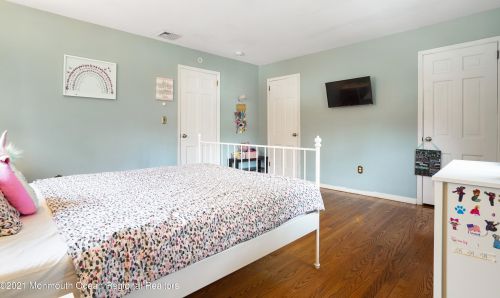 30 Cardinal Rd, Middletown NJ 07748-3262 exterior