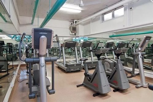 850 Dewitt Pl, Chicago IL  60611-2361 exterior