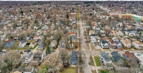 1058 Alpine Ave, Grand Rapids MI 49504-3100 exterior