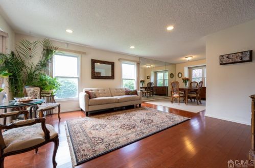 5 Cardinal Ct, Old Bridge, NJ 08857-2793