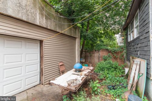 5035 Cedar Ave, Philadelphia PA 19143-1653 exterior