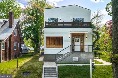 2216 30th St, Washington DC  20020-3369 exterior