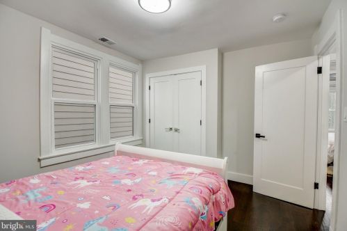 2911 17th St, Washington DC  20018-1825 exterior