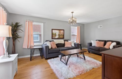 4309 61st St, Milwaukee, WI 53220-3401