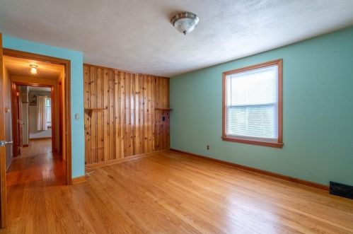 25 Chestnut St, West Springfield MA 01089-2804 exterior