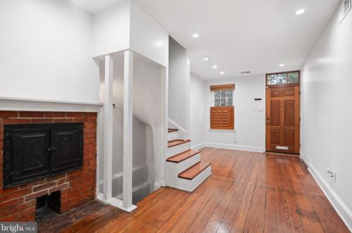 255 Fulton St, Philadelphia PA  19147-3306 exterior