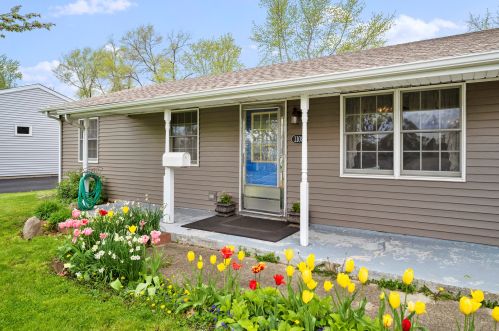 1109 Cypress Ln, Joliet, IL 60435-3219