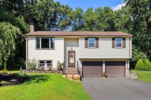 9 Dogwood Ln, Ellington, CT 06029-2204