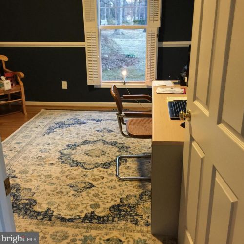 1002 Monroe St, Herndon VA 20170-3211 exterior