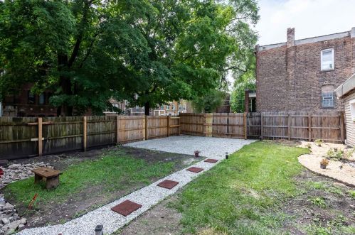 6756 Prairie Ave, Chicago IL  60637-4033 exterior