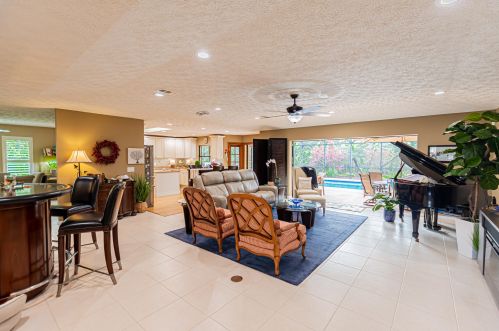 1218 Paradise Cv, Fort Pierce, FL 34986-2011