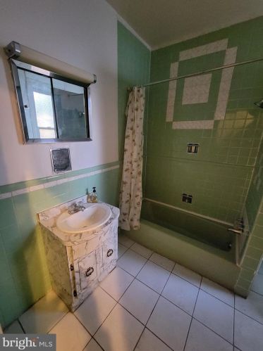 3832 18 St, Philadelphia PA 19140-3508 exterior