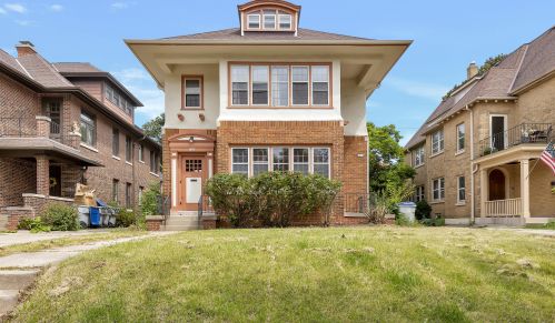 3478 Downer Ave, Milwaukee, WI 53211-2934