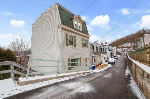 2729 Shelly St, Pittsburgh, PA 15203-2514