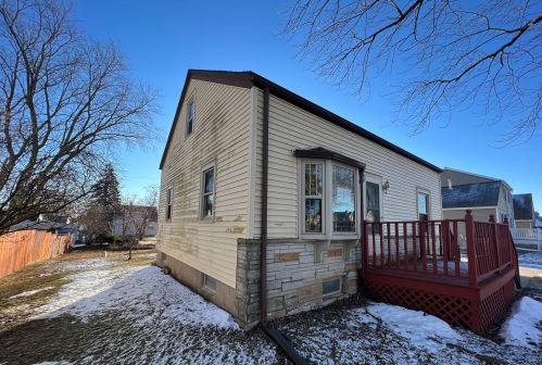 3526 83rd St, Milwaukee, WI 53220-1028