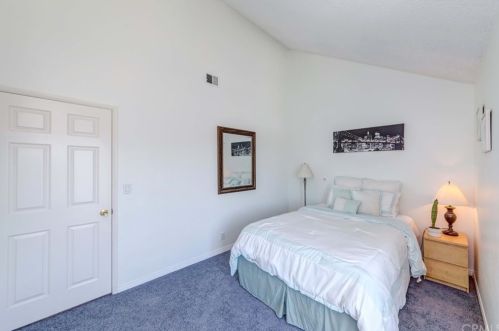 8636 Ramona St, Bellflower CA 90706-6320 exterior