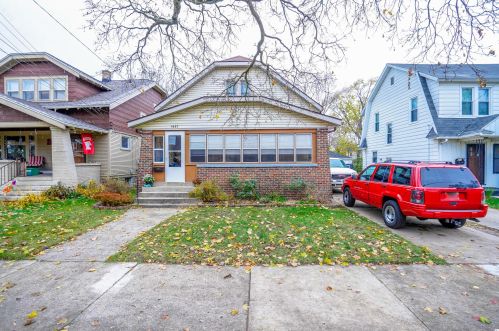 1437 Fremont Ave, Grand Rapids, MI 49504-3017