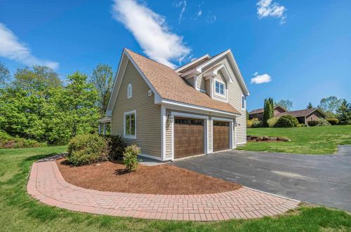 1 Fairview Dr, Concord, NH 03301-6918