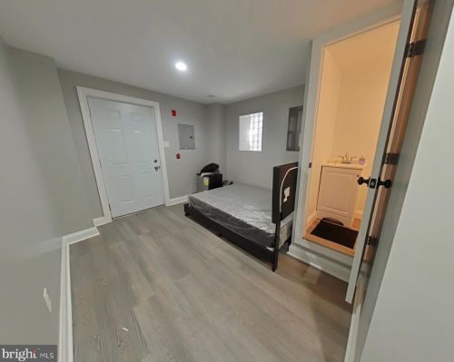 6217 Chestnut, Philadelphia PA 19104-3120 exterior