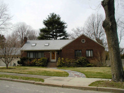 91 Exeter St, Newton, MA 02465-2808