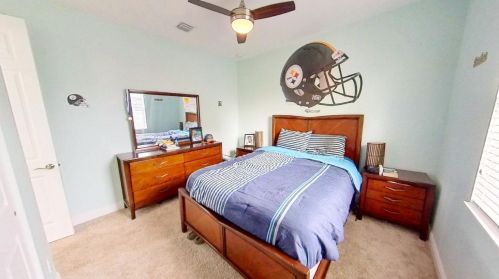 898 Curtis St, Fort Pierce FL 34983-1935 exterior