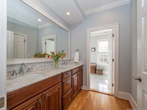 65 Sturges Rdg Rd, Wilton CT 06897-3229 exterior